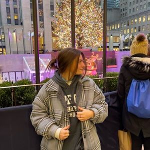 Meet your Posher, Carly